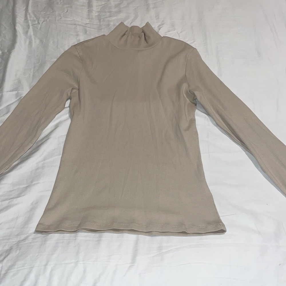 🌟3 for 20🌟 H&M Turtleneck Shirt